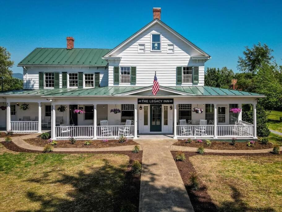 The Legacy Inn Luray Exterior photo